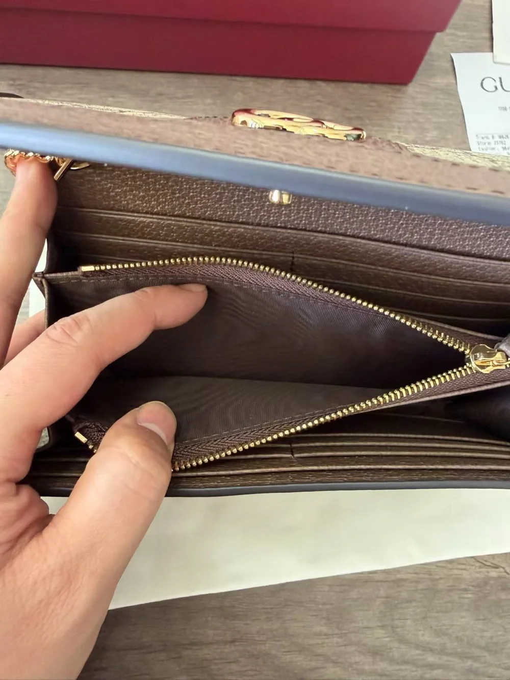 Gucci Beige GG Supreme Wallet-On-Chain with Green & Red Stripe